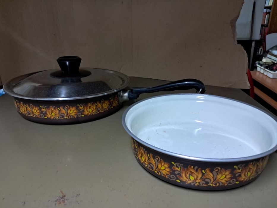 2 frigideiras 20cm, 25cm