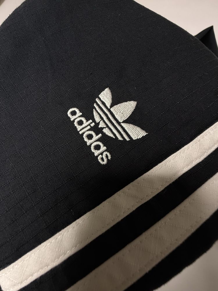 Широкі adidas карго штани