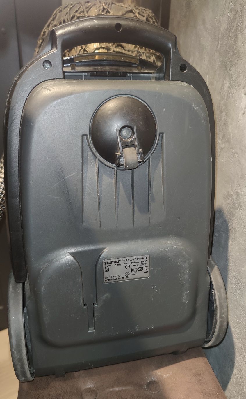 Пылесос Zelmer Solaris  twix 2200 w В премиальной компектации