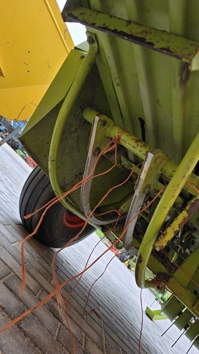 Прес-Підбирач Claas Markant 41