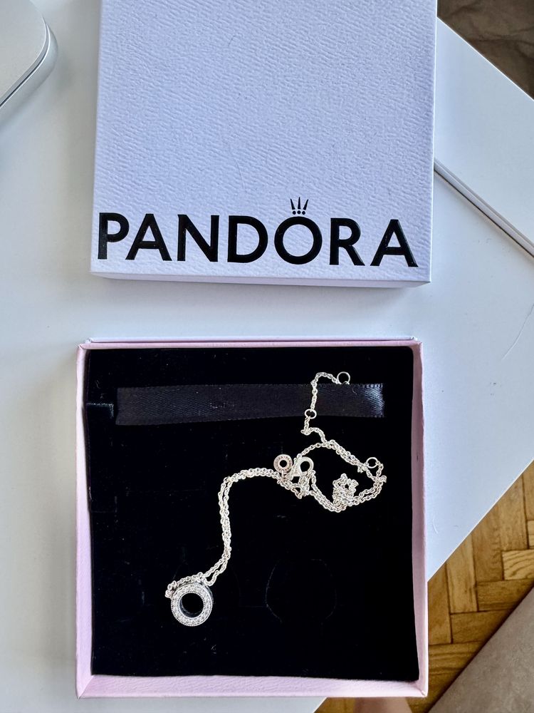 Komplet bizuterii Pandora kolczyki i naszyjnik