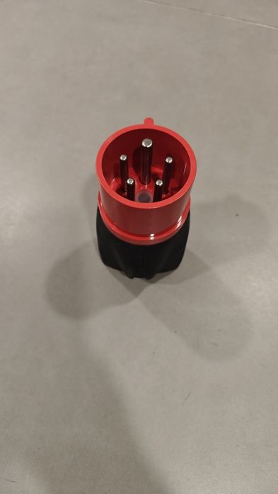 Adaptador trifásico UMC Tesla