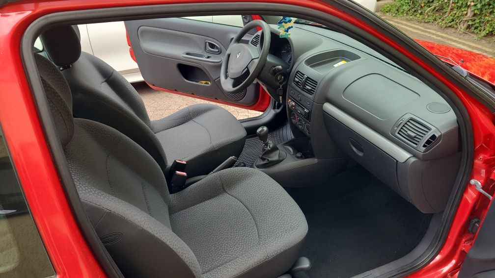 Renault Clio Campus Klima Rezerwacja do Środy