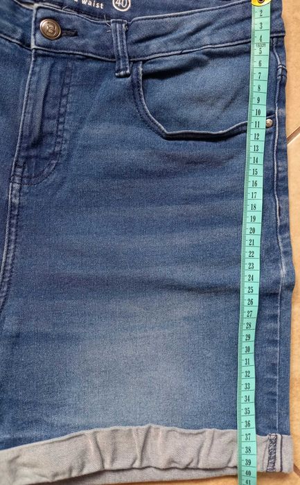 Krótkie spodenki jeansowe rozmiar 40