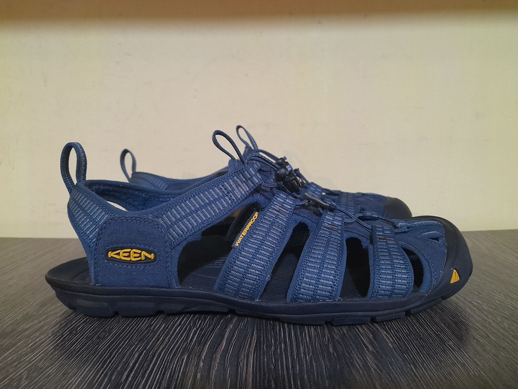 Оригінальні чоловічі трекінгові босоніжки сандалі Keen Clearwater CNX