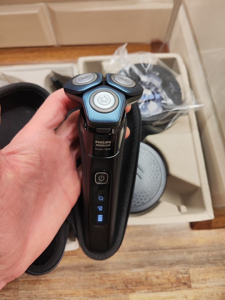 Электробритва Philips norelco shaver 7500, без коробки