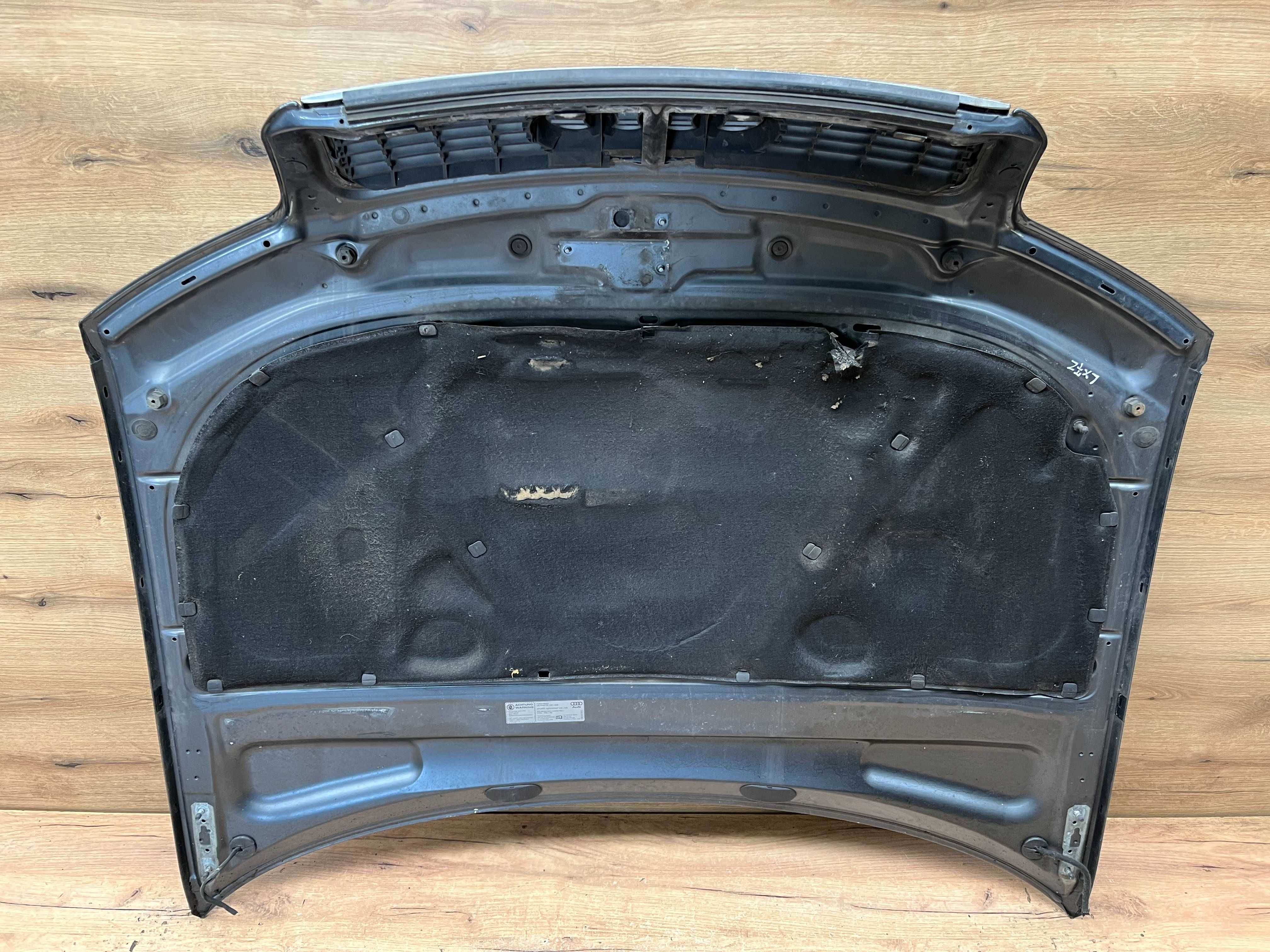 Maska Audi A4 B6 kolor lx7z