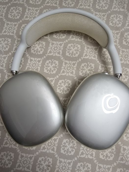 Продам AirPods Max