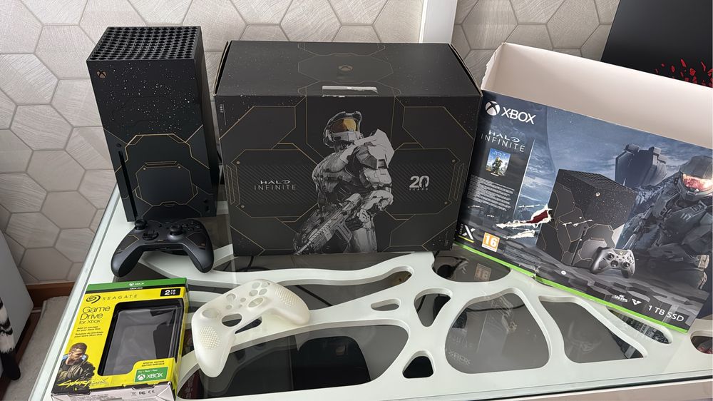 Xbox series X Halo 10 years edition