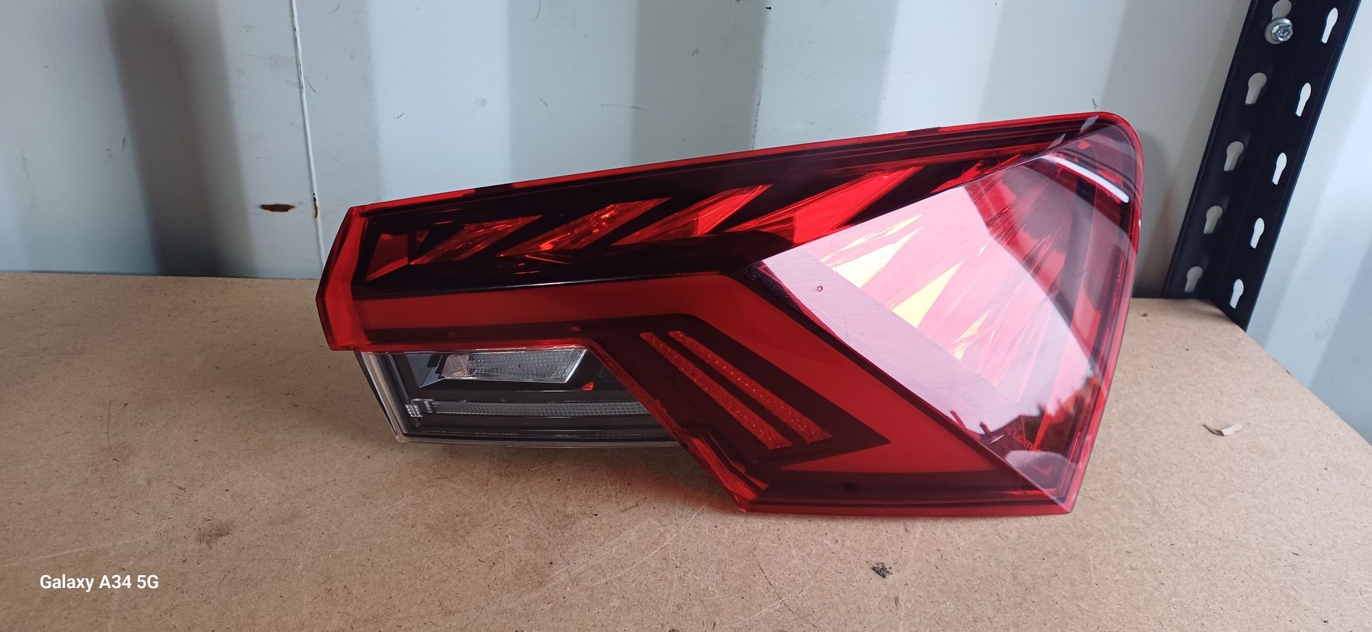 Skoda Octavia IV lampa tył tylna prawa led 5E3.945.208.A