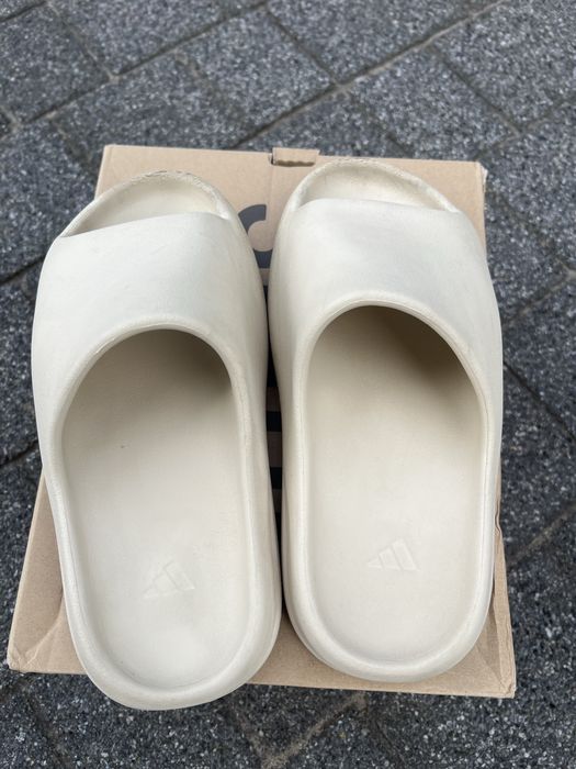 Adidas Yeezy Slide Bone klapki 40.5