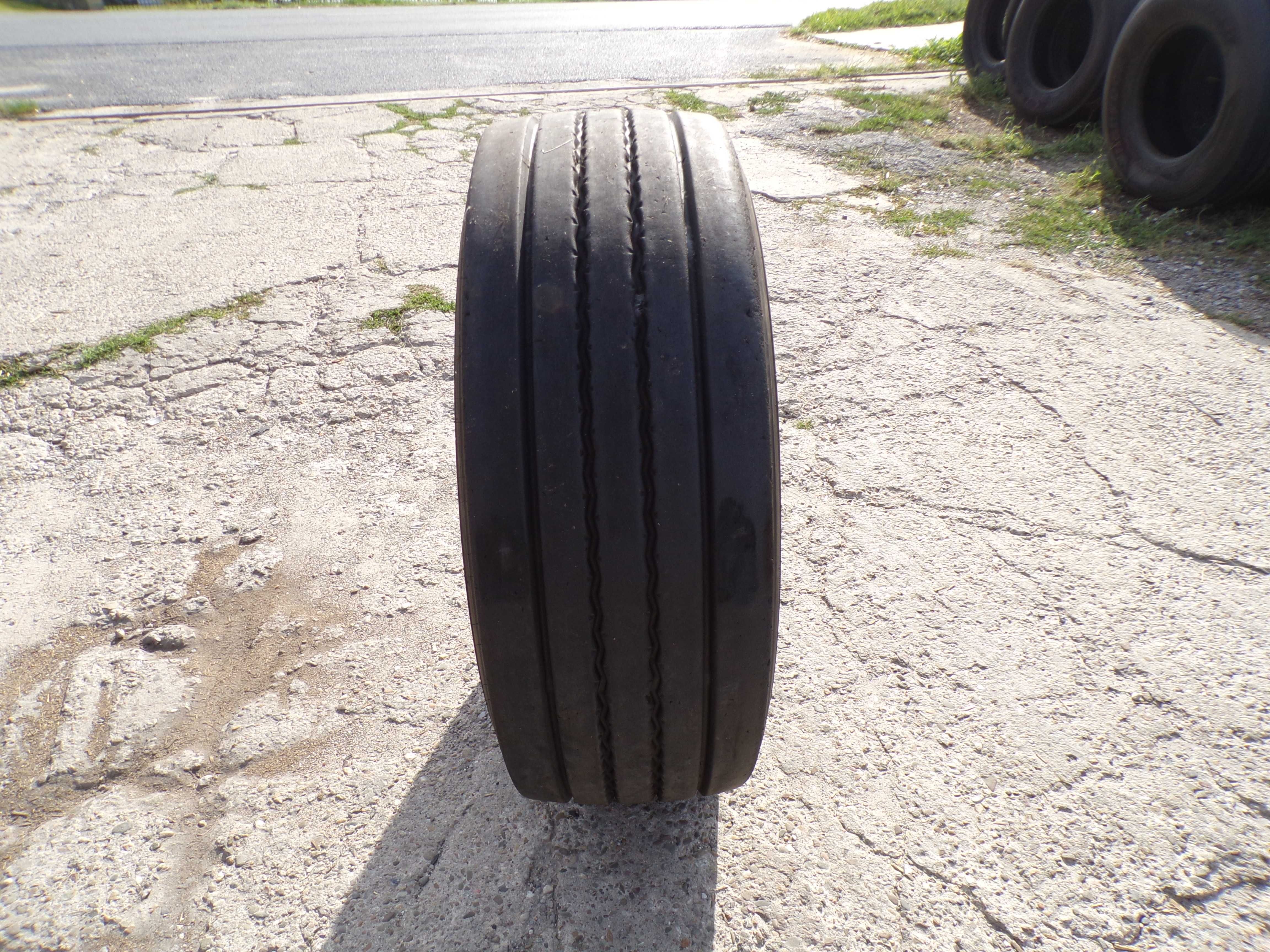 opona 385/65R22.5 UNIROYAL TH40 (750 NETTO)