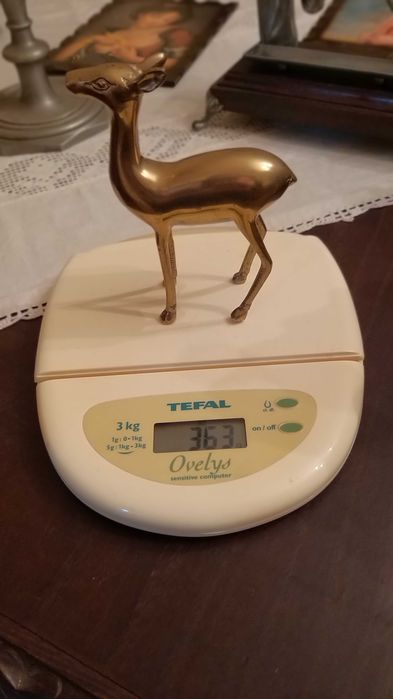 veado em bronze muito antiga