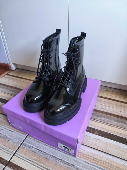 Lakierkowe trapery 40 Deichmann