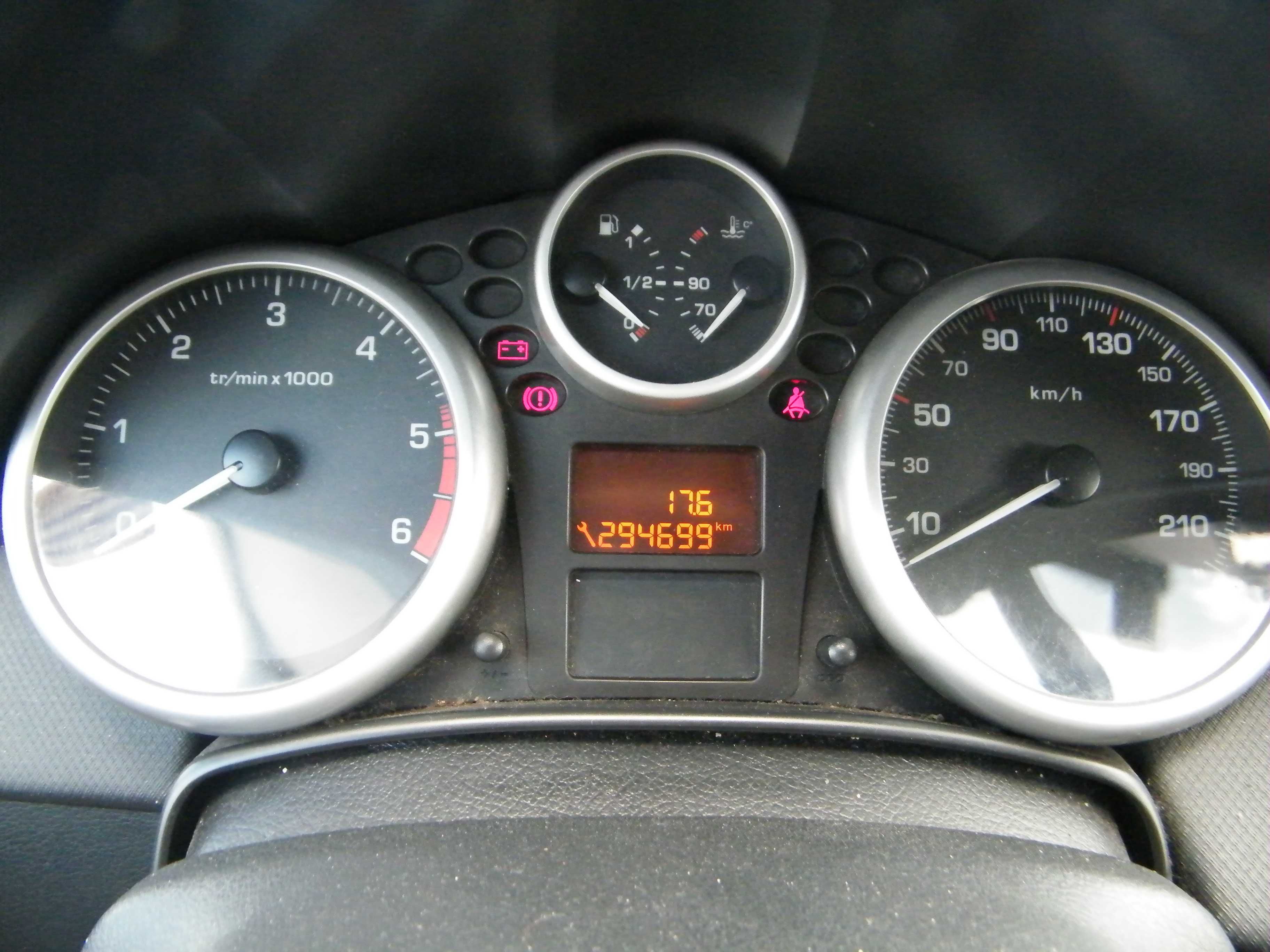 Peugeot 207 1,4 Hdi , bola reboque