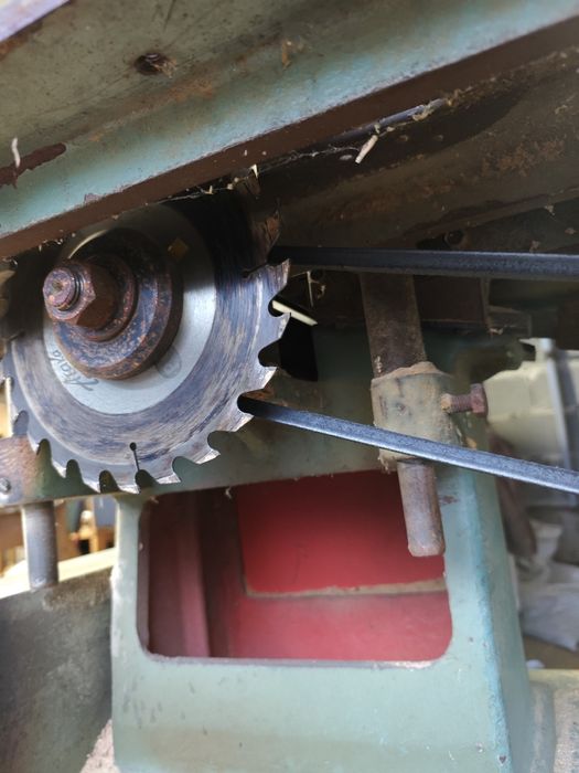 Станок деревобробний