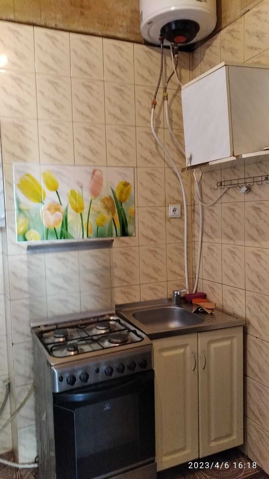 Продам 2-шку 45м2 в районе Привоза , крепкий дом , АГВ .