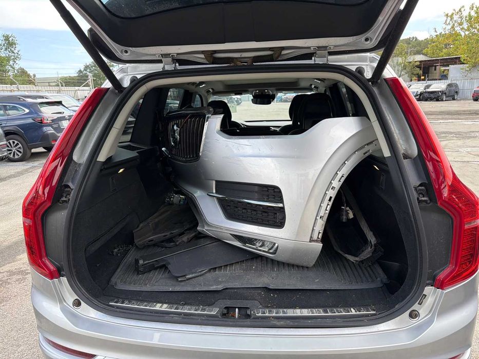 Volvo xc90    2.0 T5 Momentum  model 2017