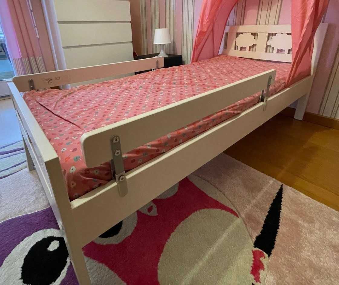 Cama de Criança + Colchão + roupa de cama