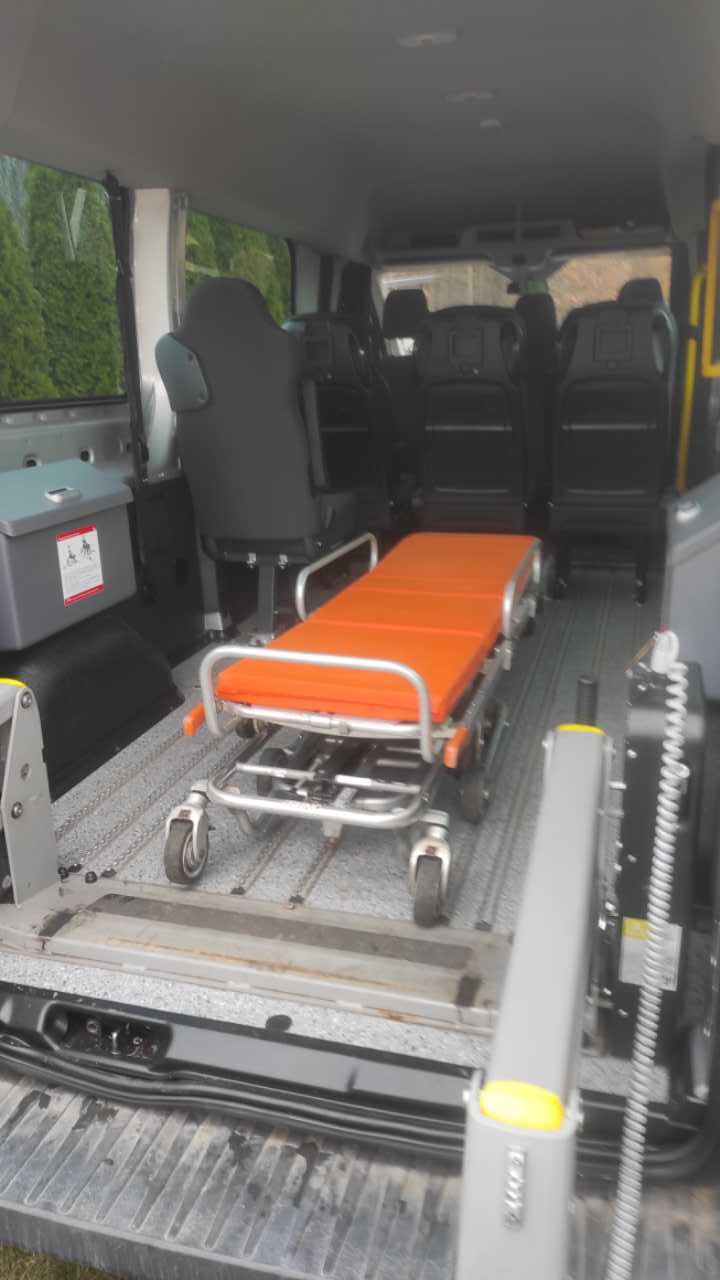 Transport osób  ( do 8 osób ) oraz z niepełnosprawnością 24/7
