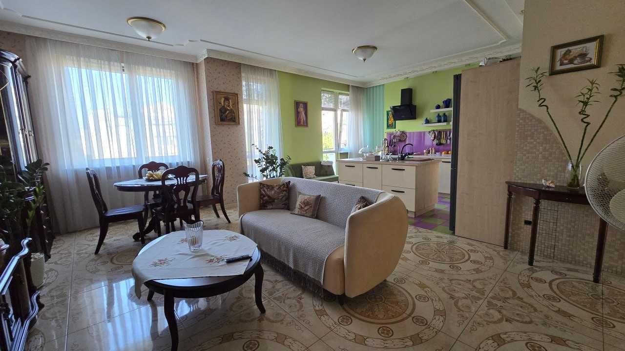 Продаж дворівневої квартири на вул. Конотопській, р-н Коновальця