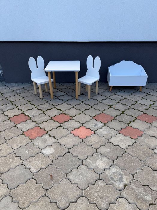 Zestaw mebli dziecięcych