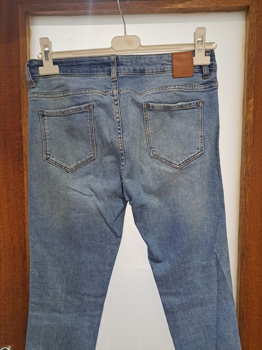 Calças ganga bordados