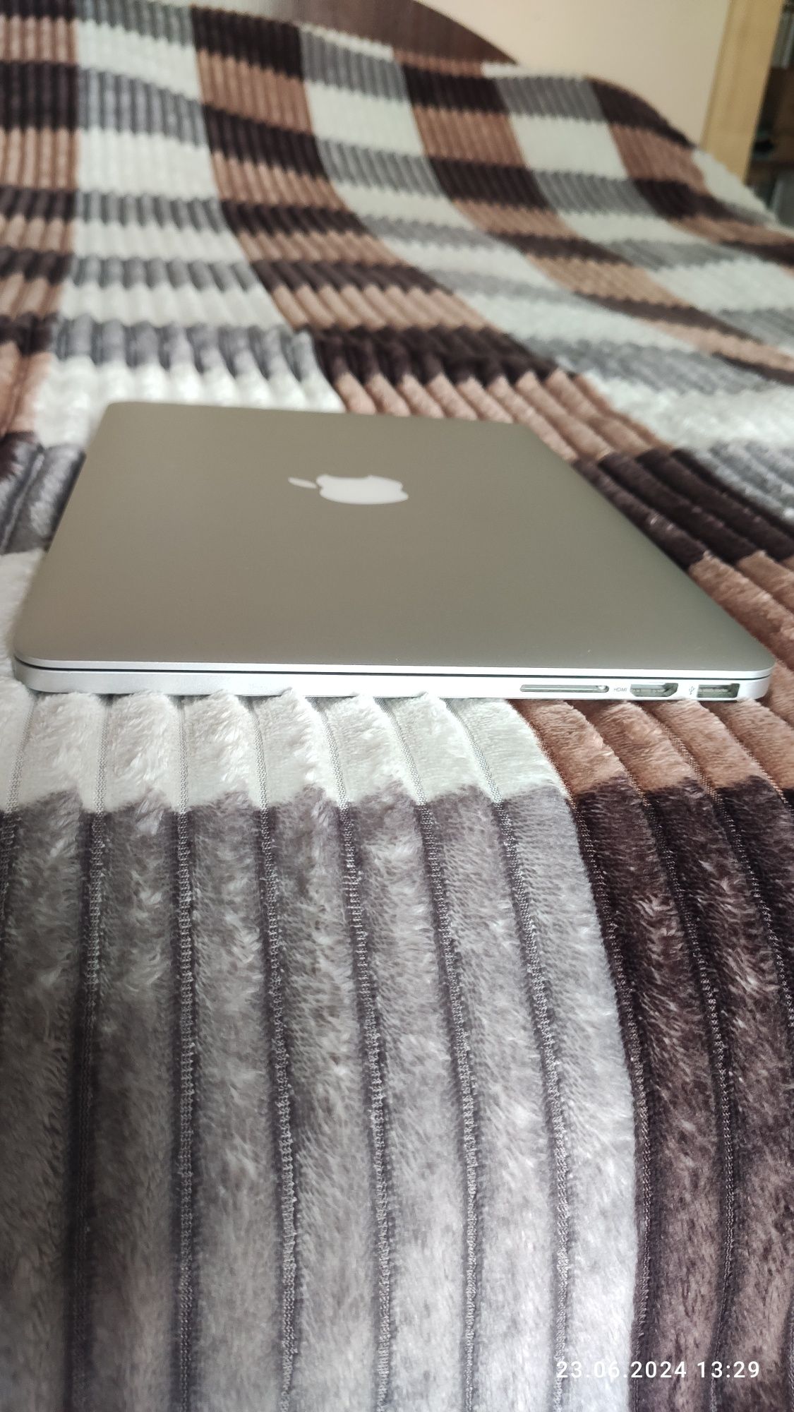 Продам Macbook pro A1502 2015