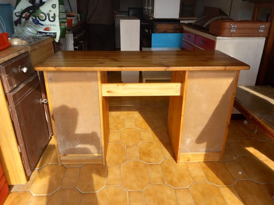 Bancada multiusos em pinho