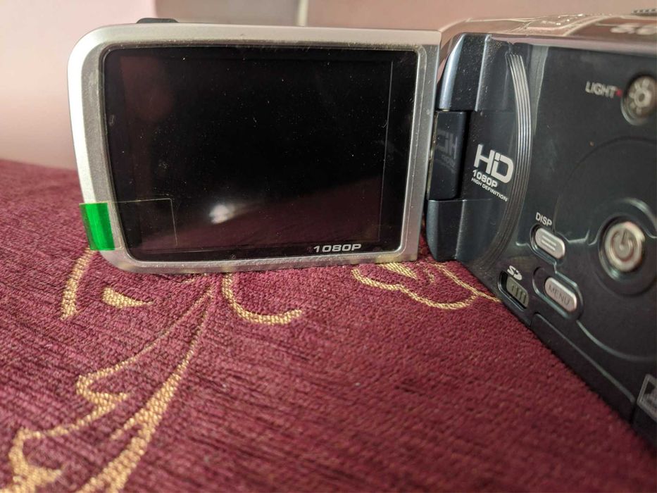 Видеокамера Full HD Praktica DVC 5.4 в хорошем состоянии.