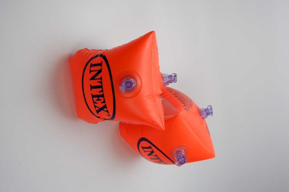 Надувные нарукавники детские 3-6 лет 18-30 INTEX круг жилет оранжевые