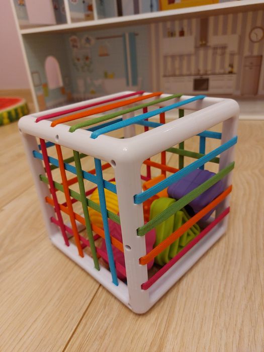 Kostka Fat Brain Toys