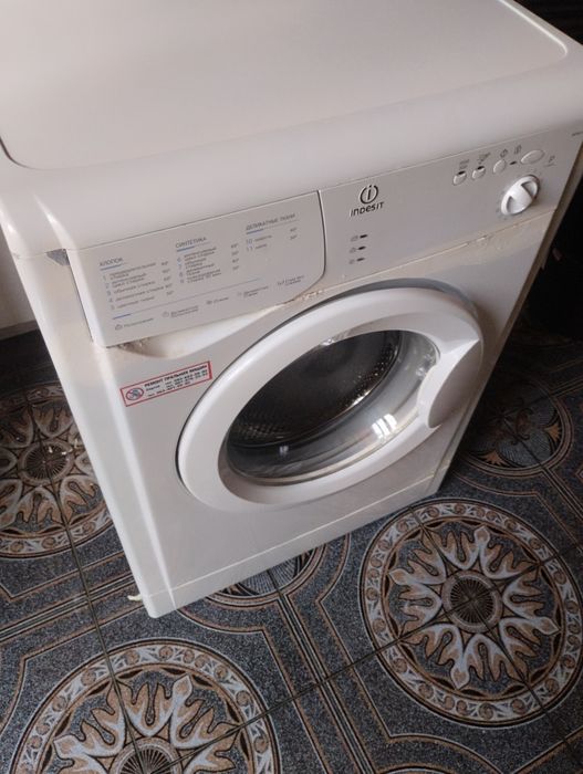 Продам стиральную машину бу indesit