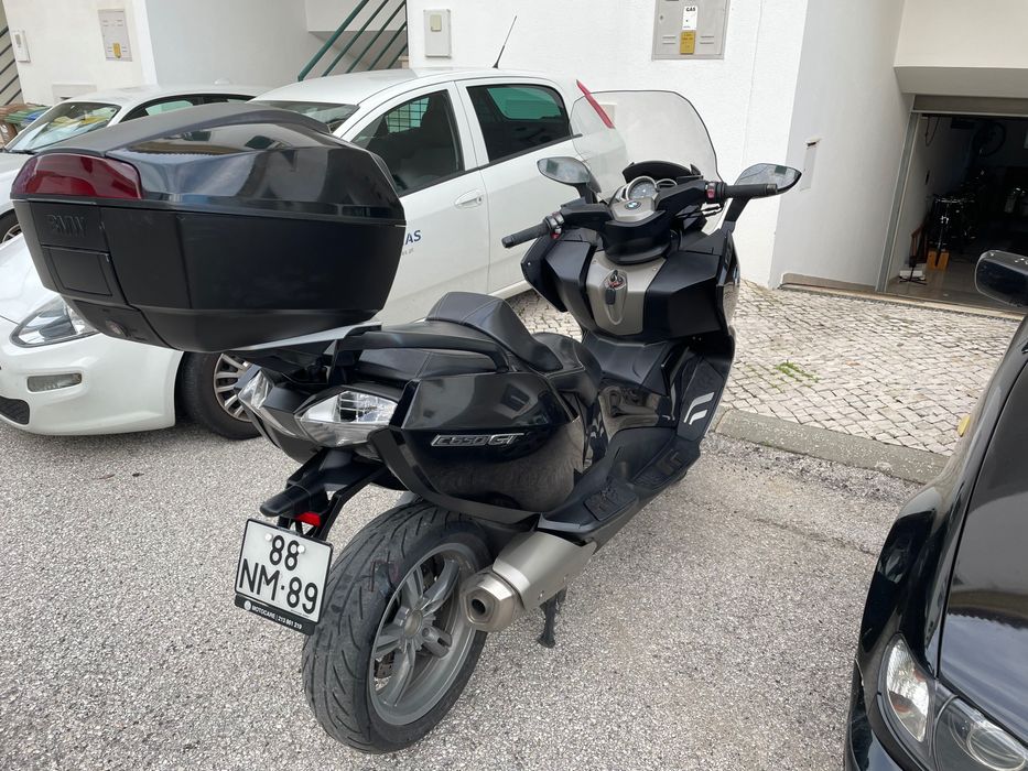 BMW C650 GT com top case