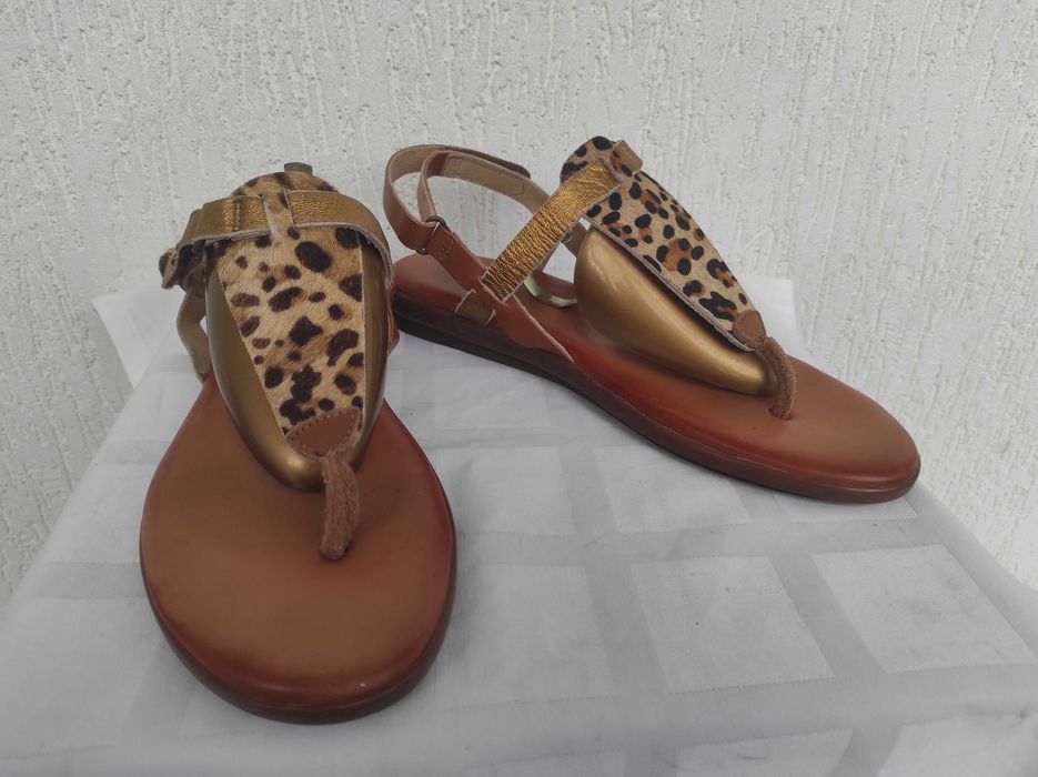 Босоножки,вьетнамки кожанние Hush puppies р.40