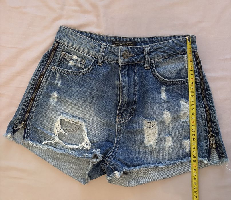 Жіночі джинсові шорти