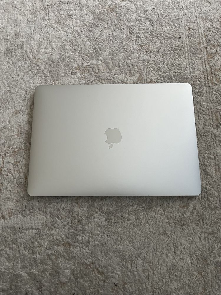 Macbook pro 13 2020 16/512gb core i5