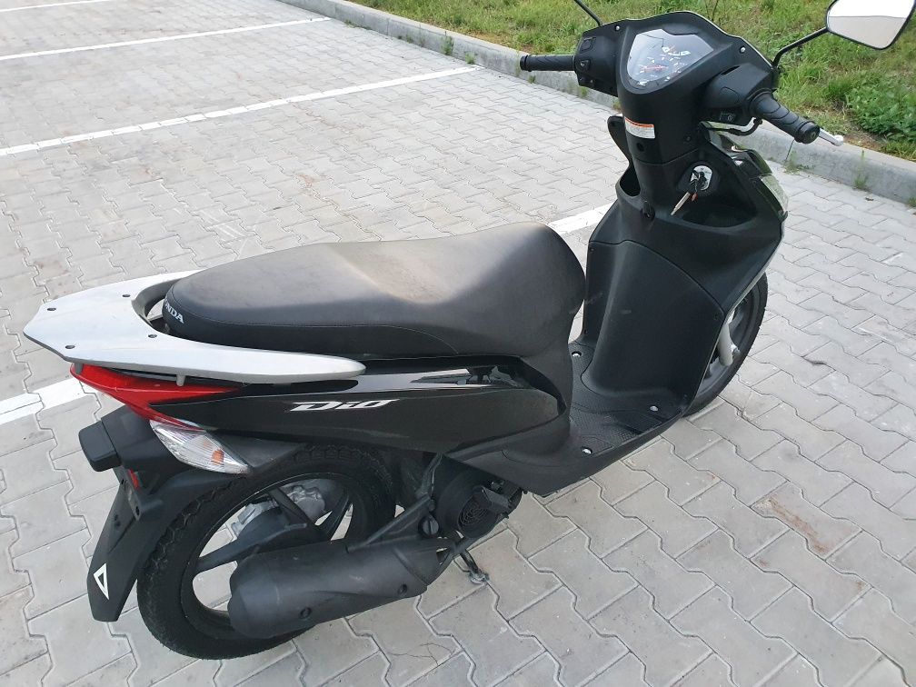 Скутер Honda Dio 110 с контейнера