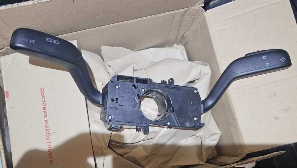 Підрульовий перемикач гітара Volkswagen transporter t5 Skoda Fabia 2