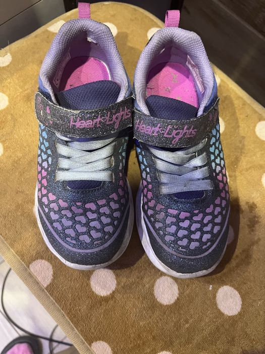 Adidasy dla dziewczynki świecące spody rozmiar 31