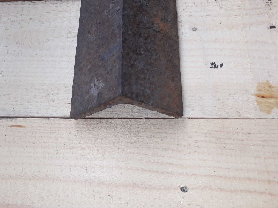 Kątownik stalowy g/w 100x100x11 L= 11,5mb