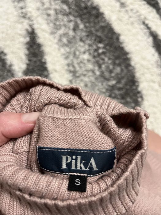 Светр ніжно рожевого кольору