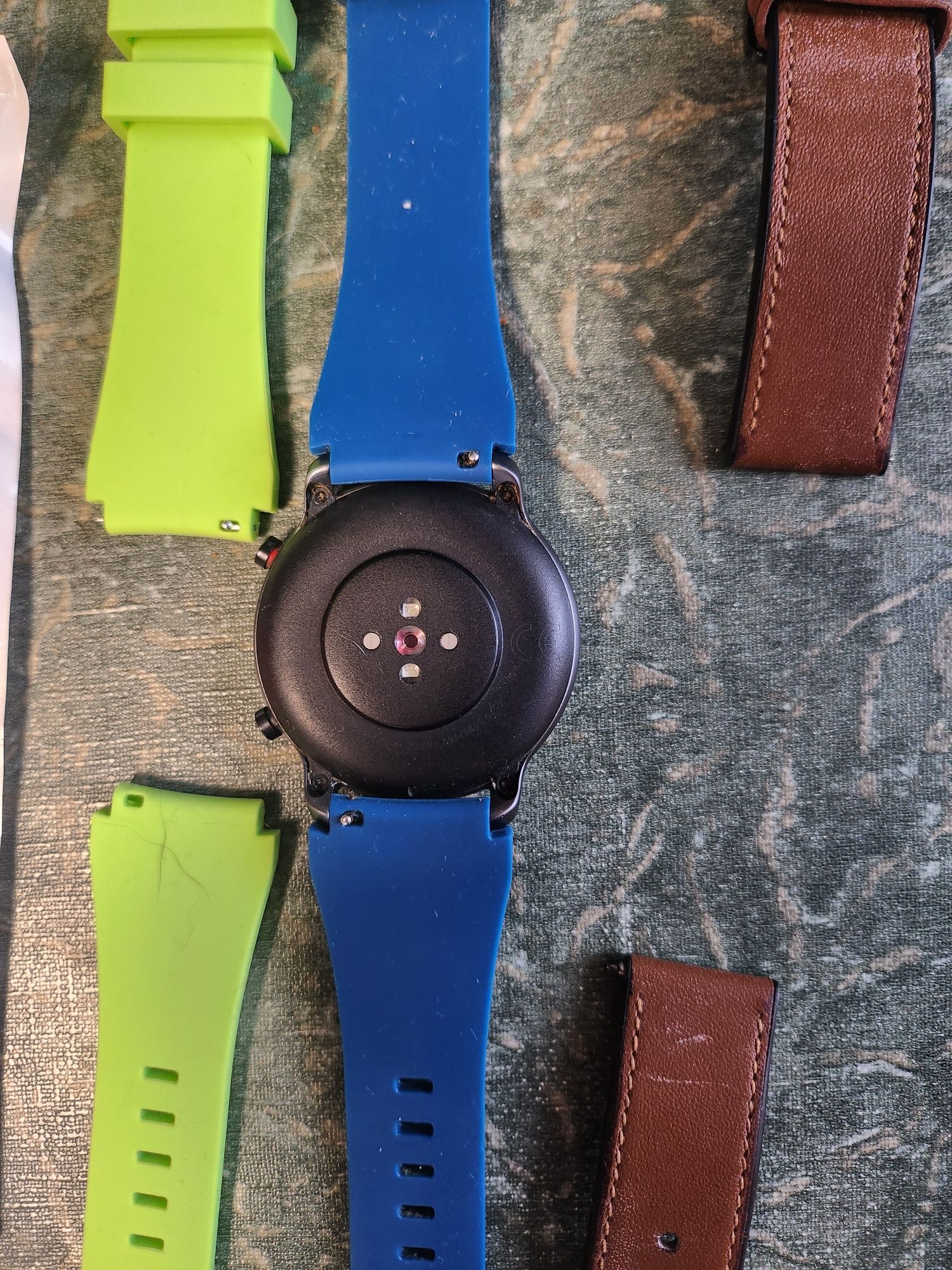 Smartwatch Amazfit GTR z akcesoriami
