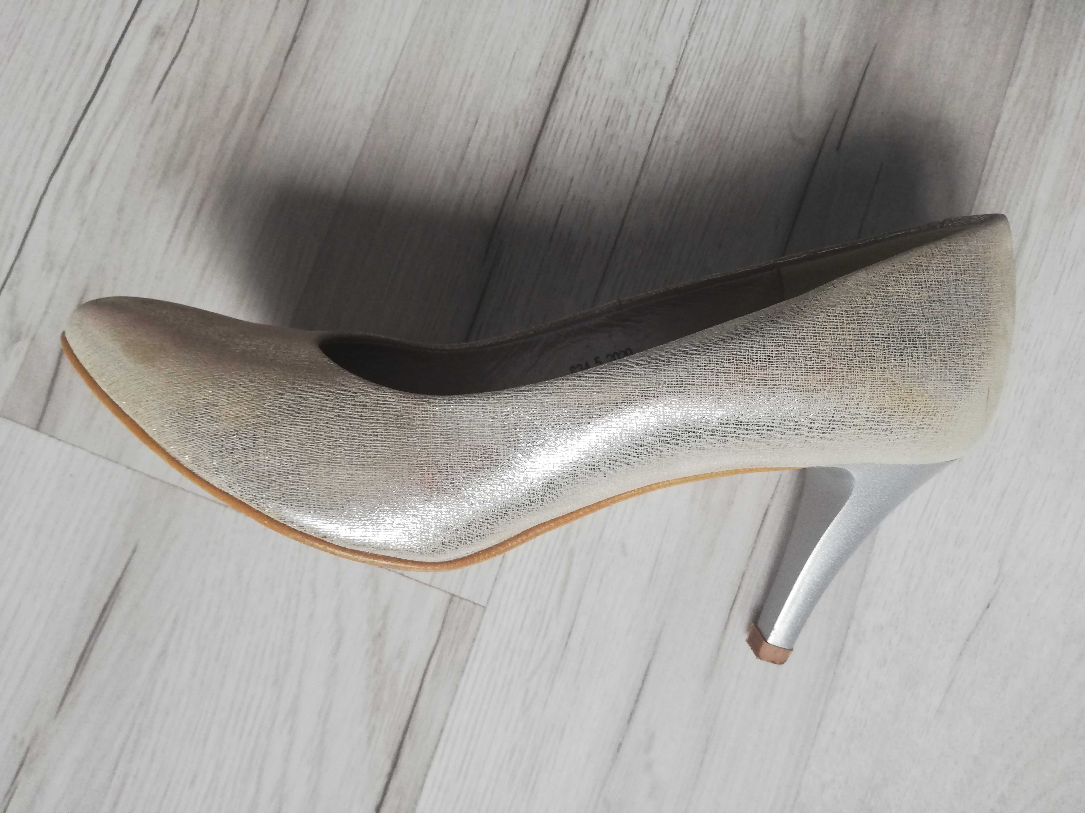 Buty srebrne ślubne