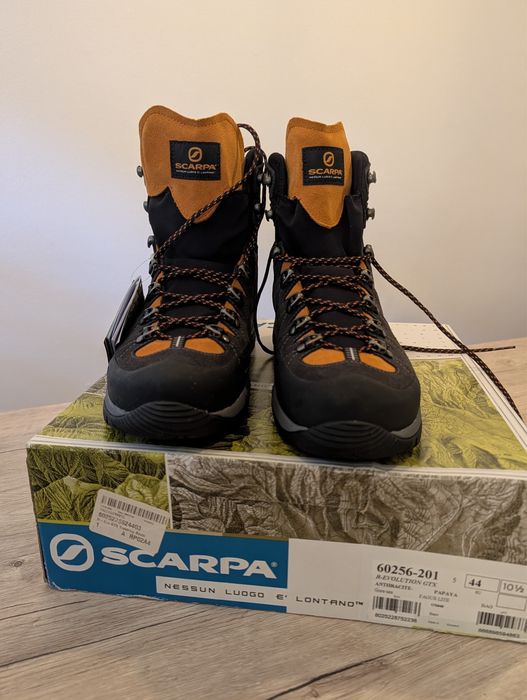 Botas Scarpa novas