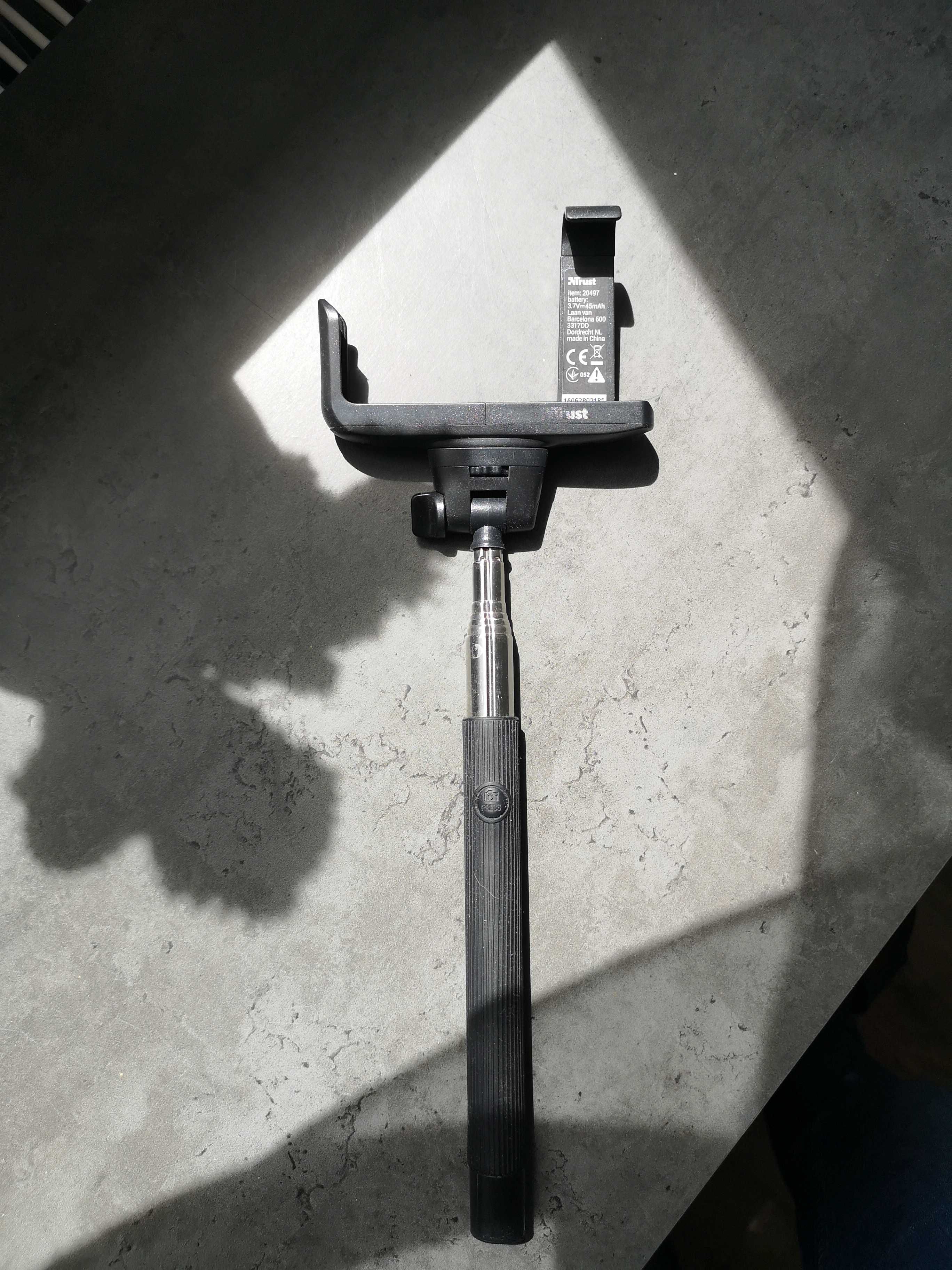 Selfie stick marki Trust / bluetooth