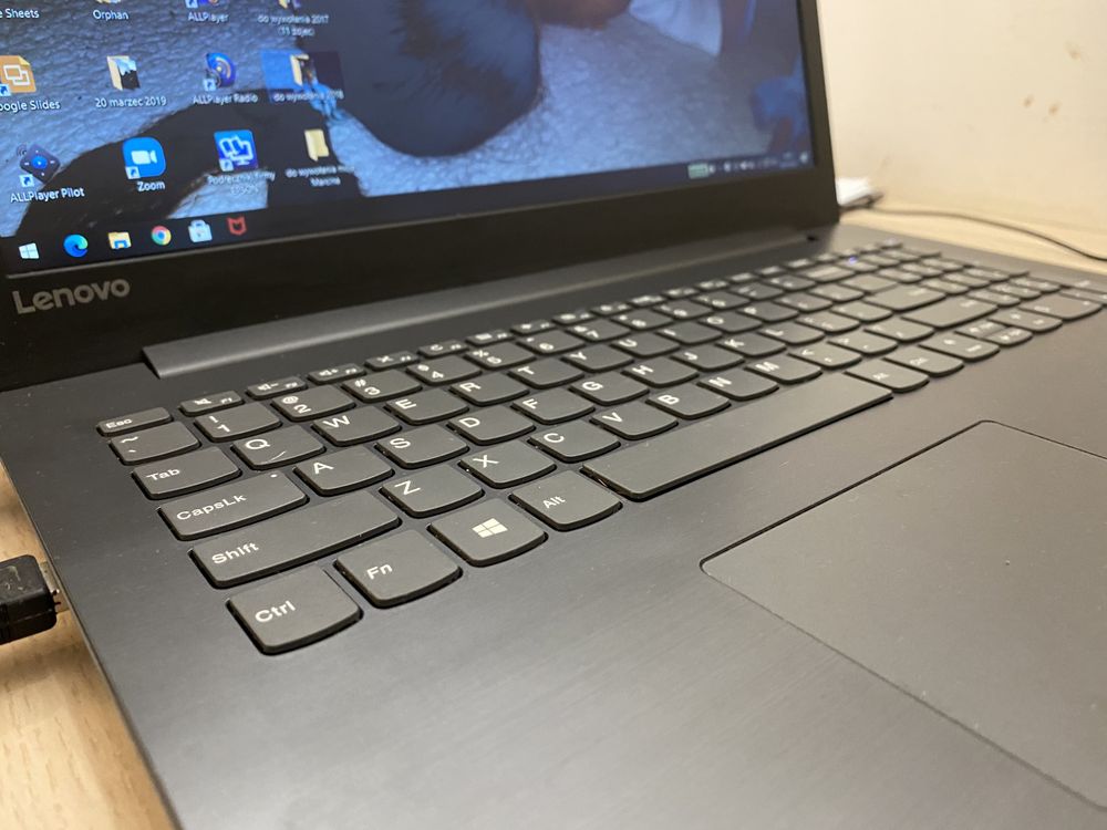 Laptop LENOVO ideapad 320