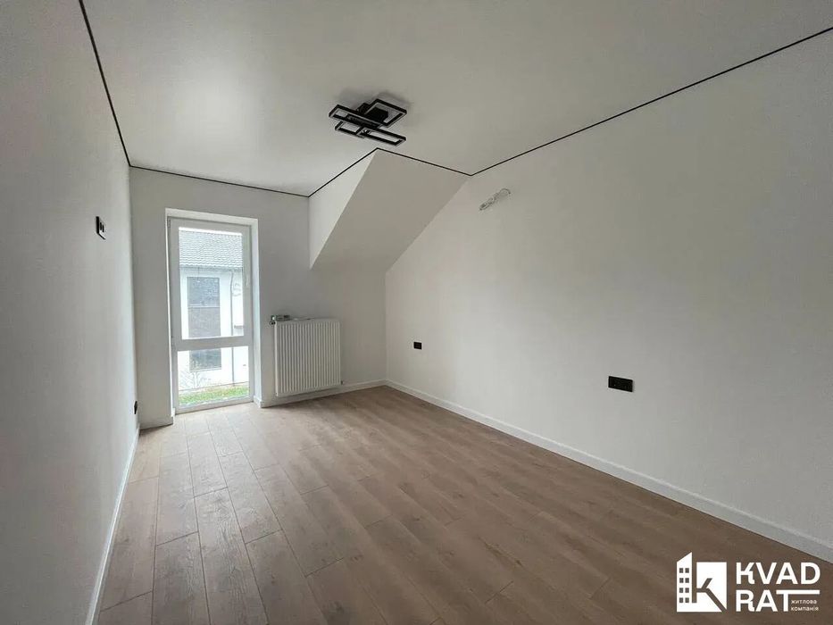 Таунхаус з готовим ремонтом у комфортному районі с. Крихівці