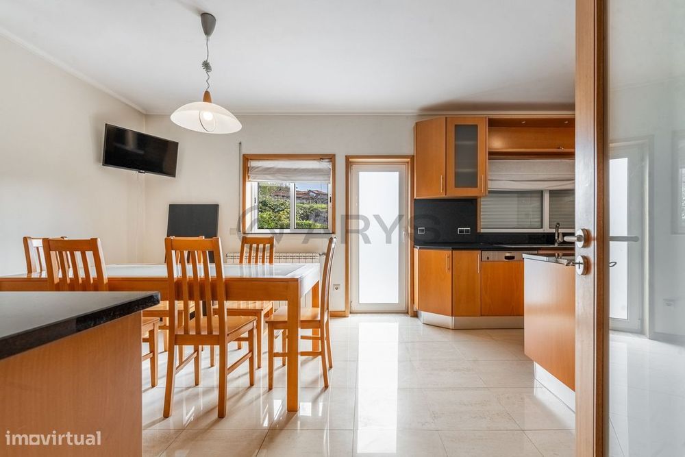 Moradia T5 em Gaveto