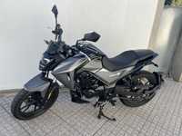 Moto 125cc 2300km como Nova